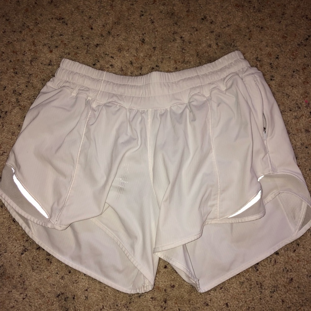 Size 4 lulu shorts!